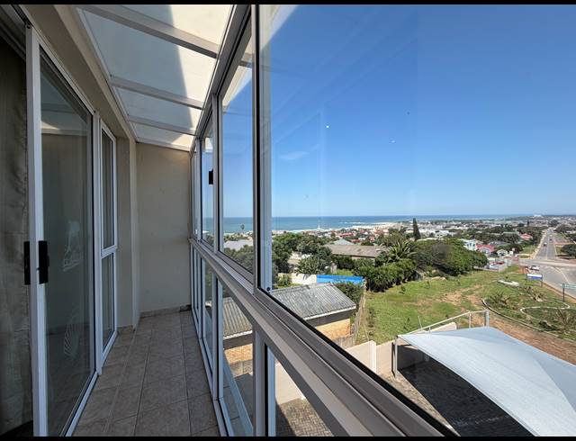 2 BEDROOM APARTMENT FOR SALE IN JEFFREYS BAY CENTRAL